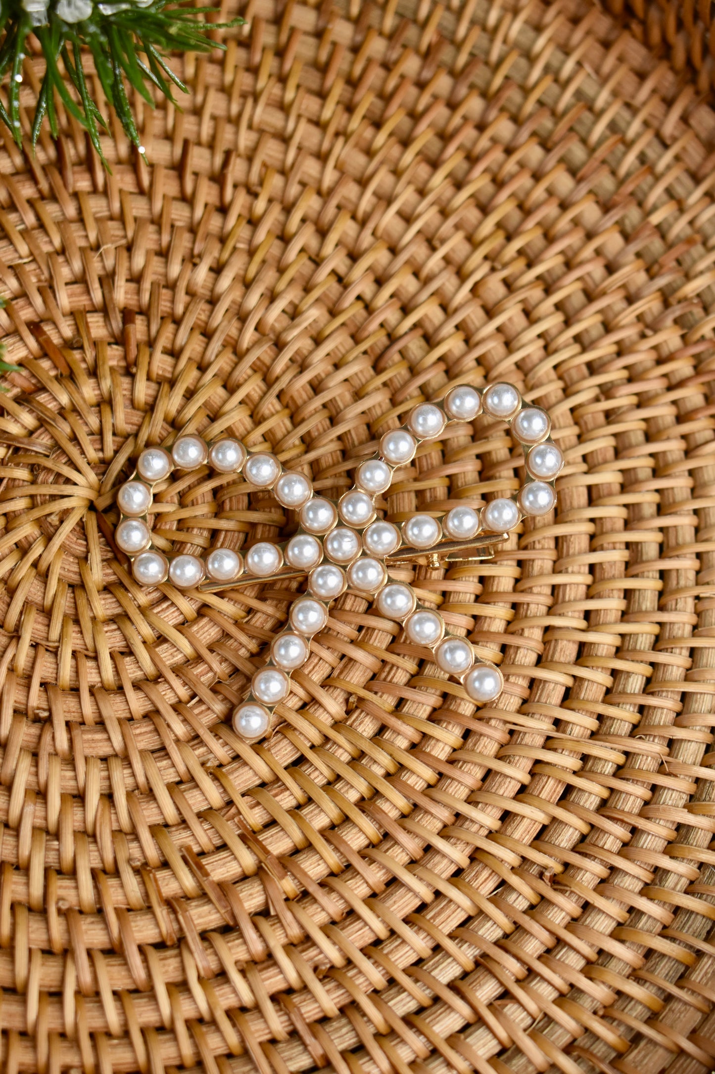 Pearl Kiss Bow | Clip