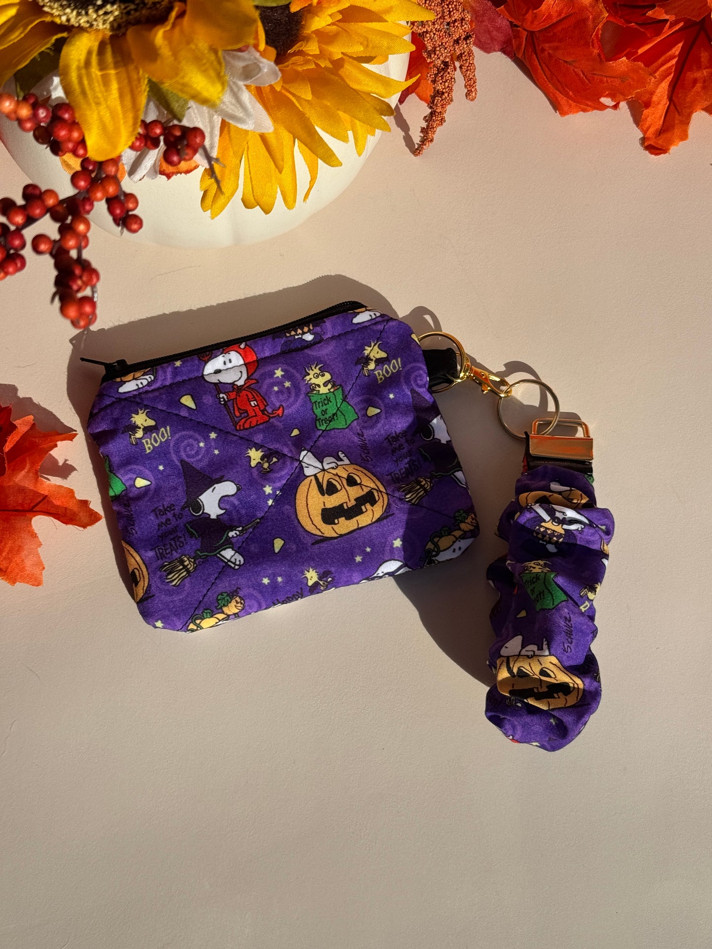 Snoopy Trick Or Treats Mini Wallet Keychain
