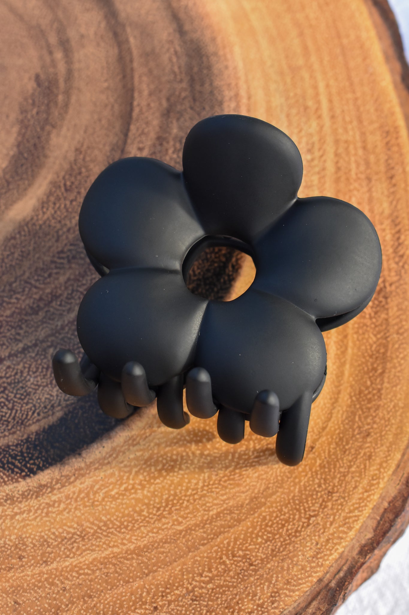 Black | Flower Claw