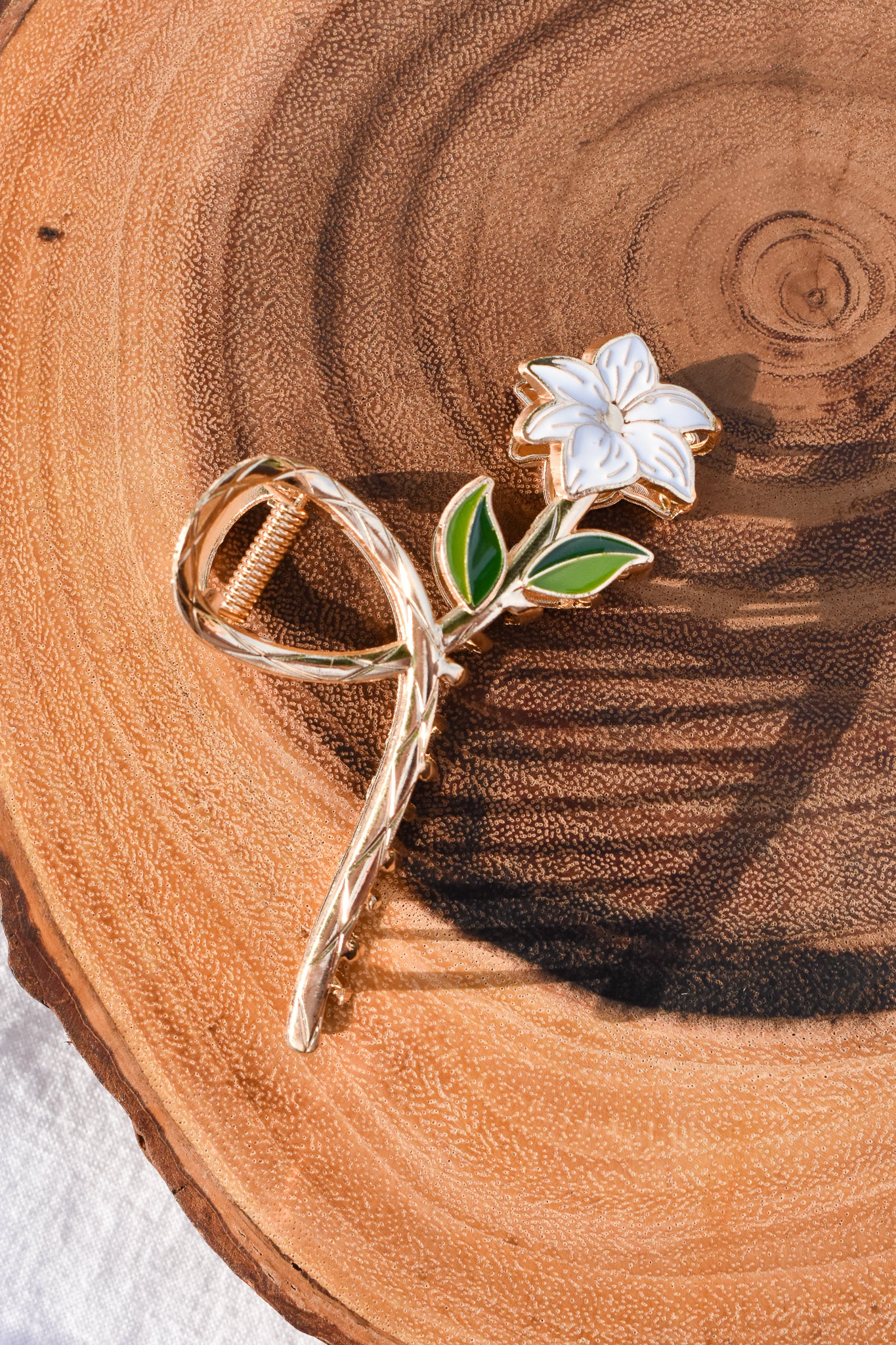 White | Gold Flower Claw