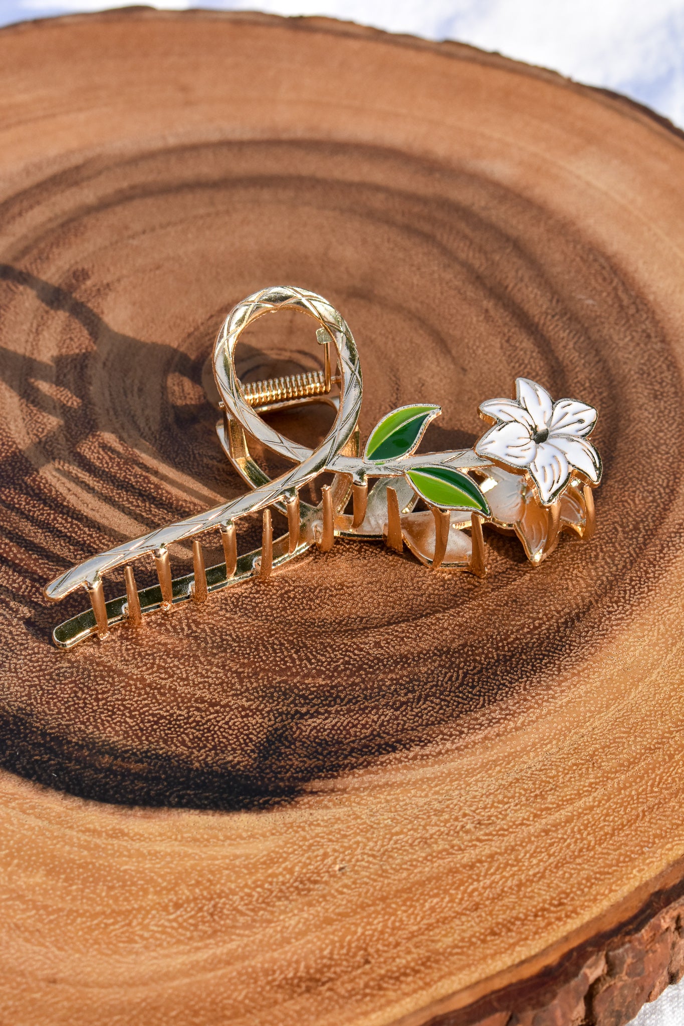 White | Gold Flower Claw