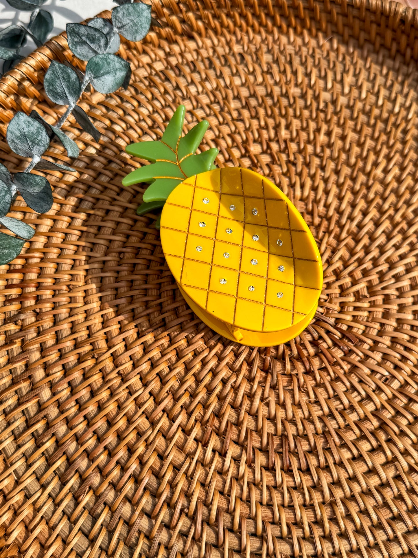 Pineapple Pop Statement Claw