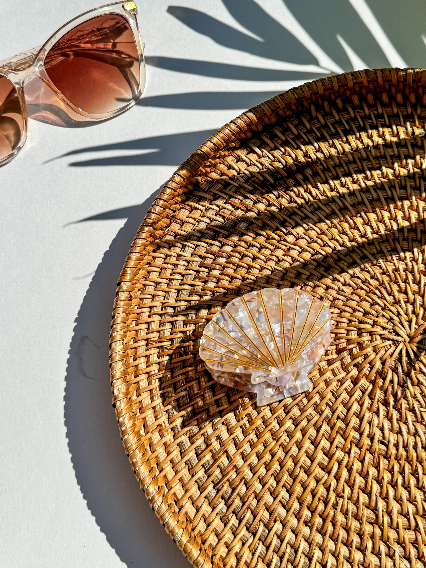 Seashell Statement Claw