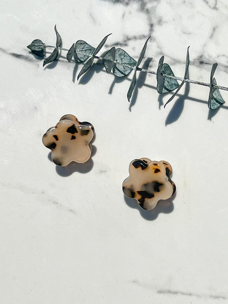 Blonde Tortoise Flower | Cutie Claw
