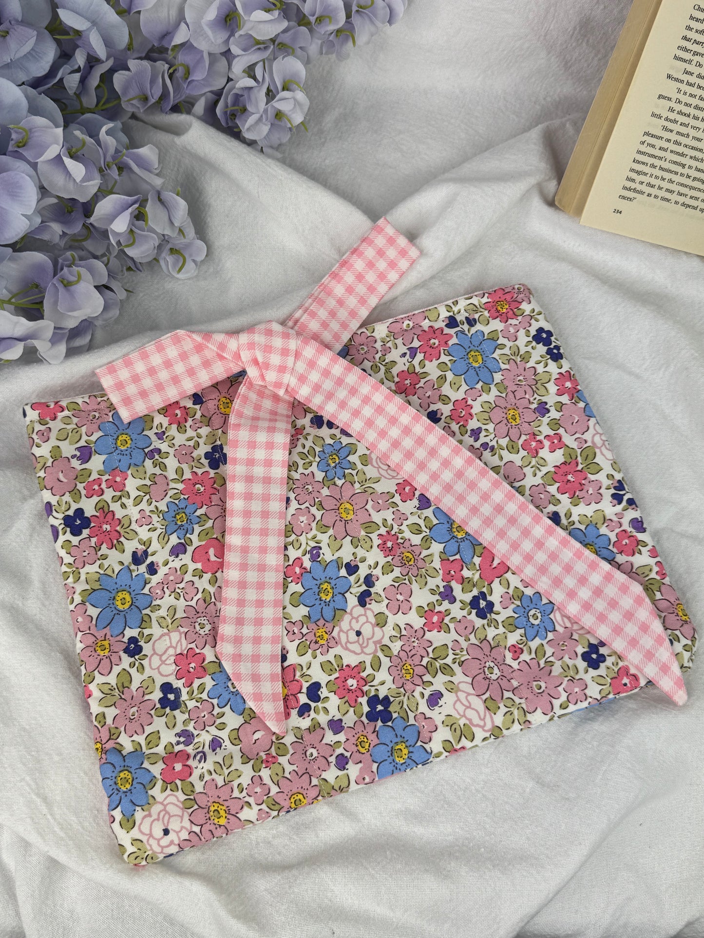 Garden Gingham Quilted Book Sleeve