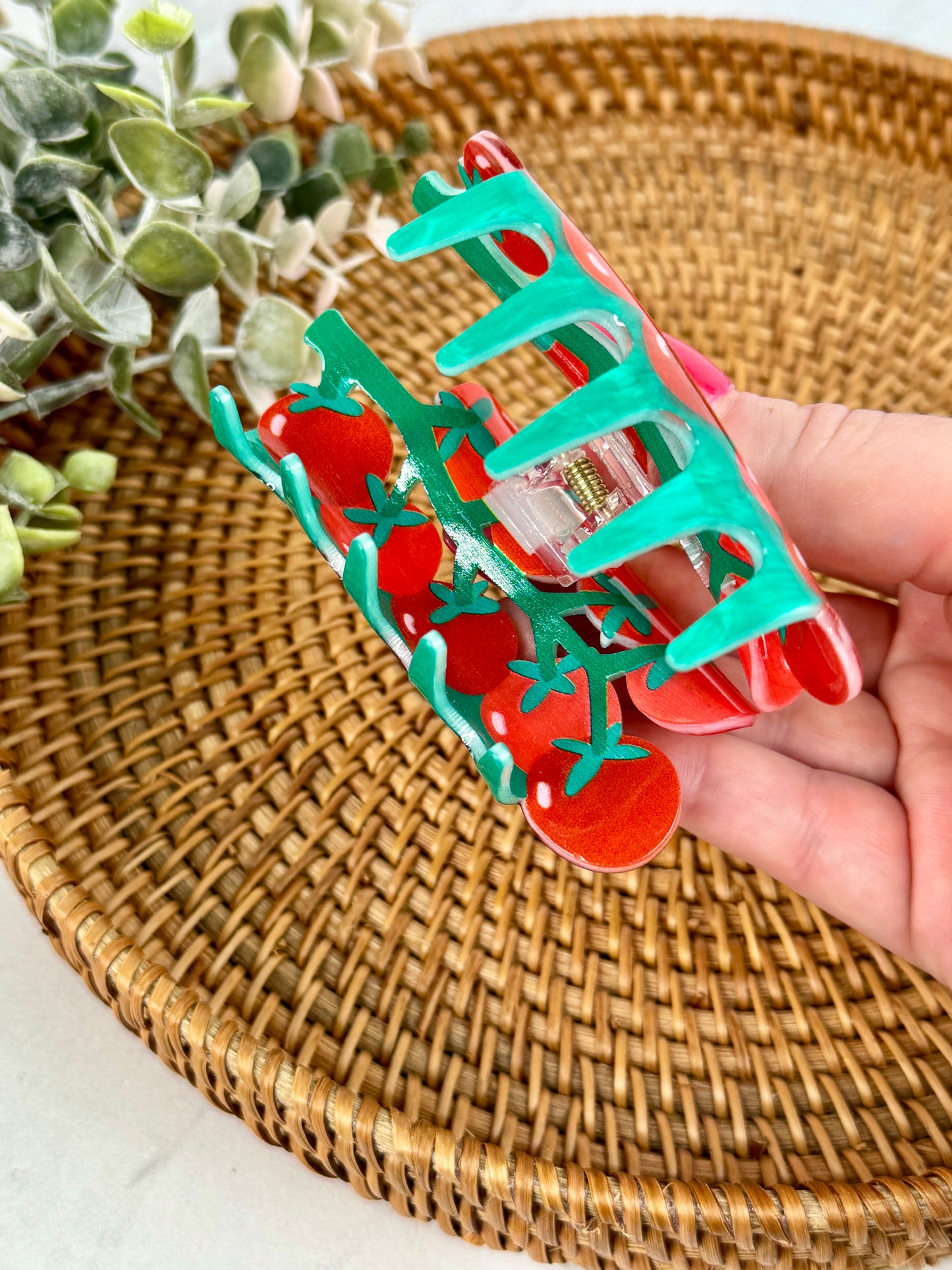 Tomato Girl Statement Claw