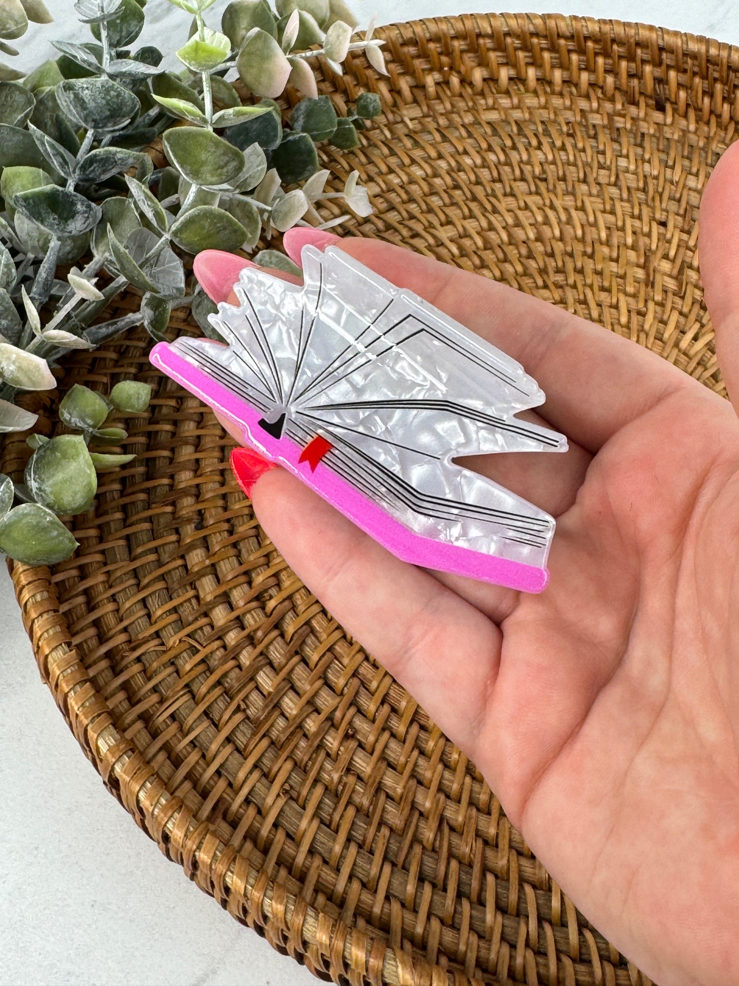Open Book Statement Claw