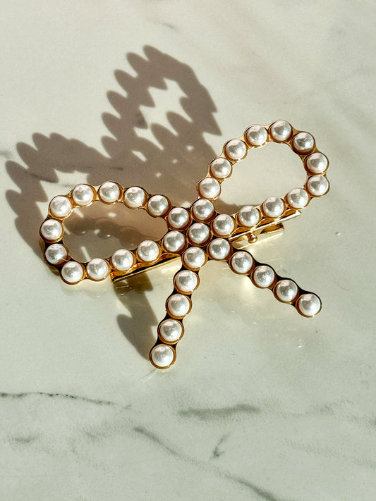 Pearl Kiss Bow Clip