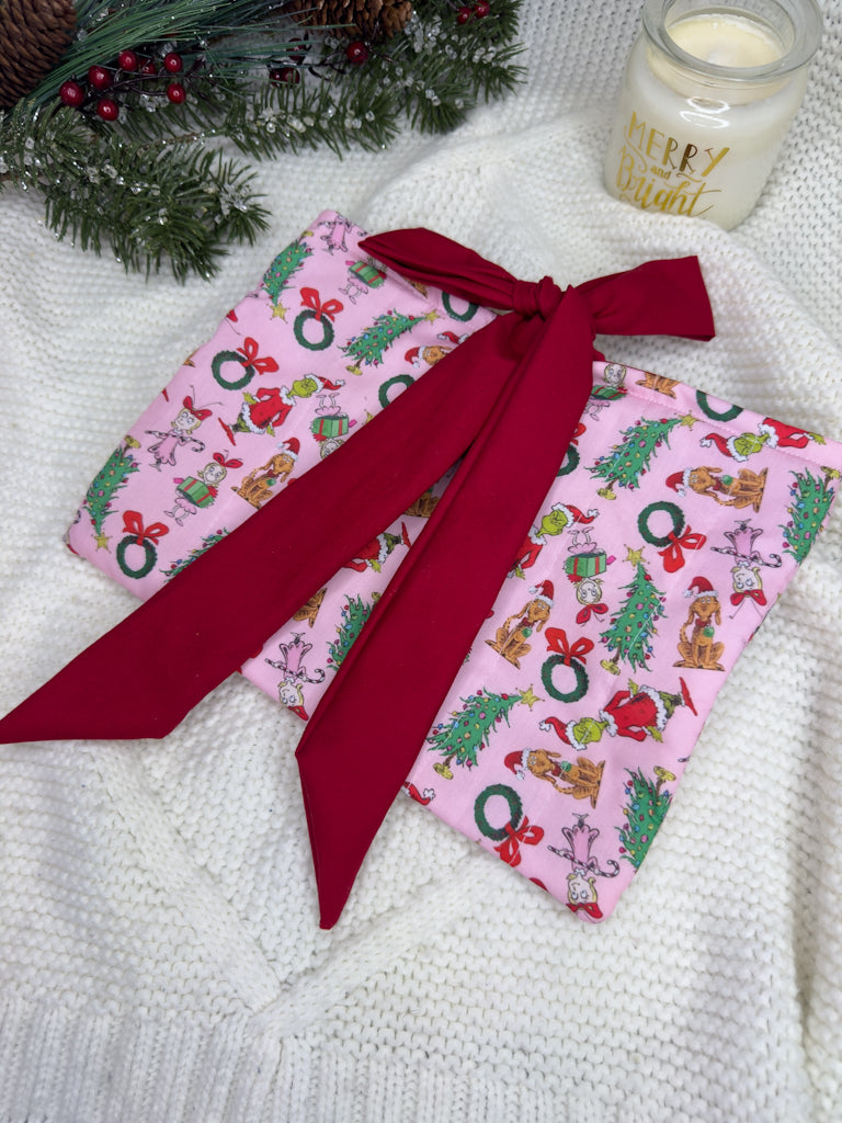 Who-Ville Vibes Quilted Book Sleeve