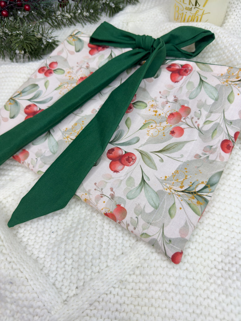Cranberry Holly Quilted Book Sleeve