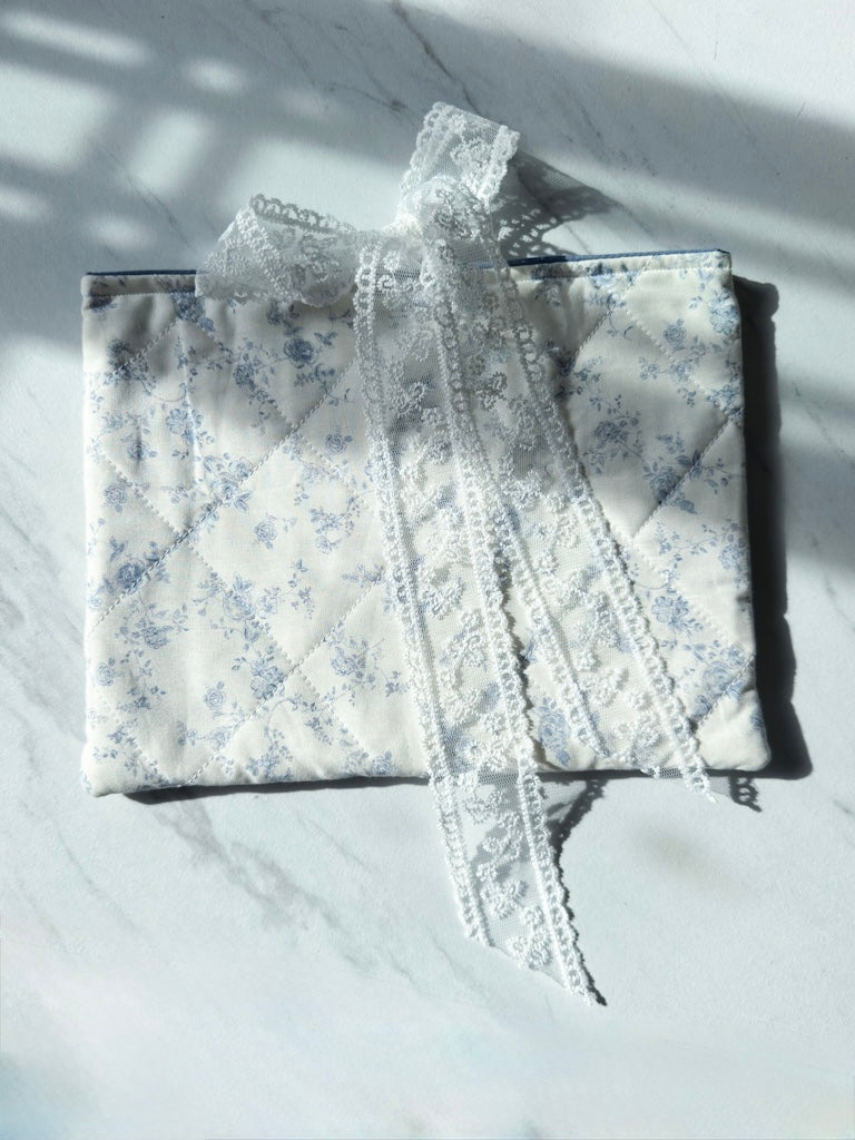 Vintage Toile Quilted Book Sleeve