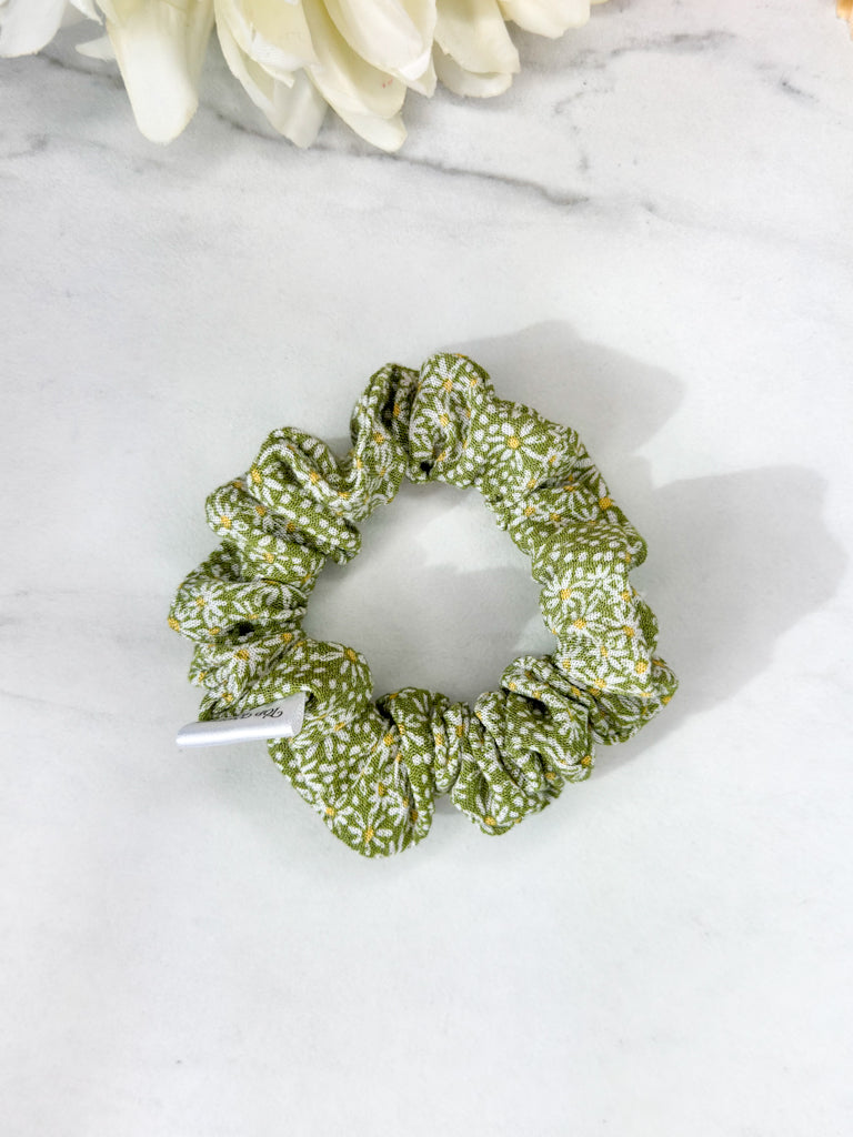 Garden Daisies Scrunchie