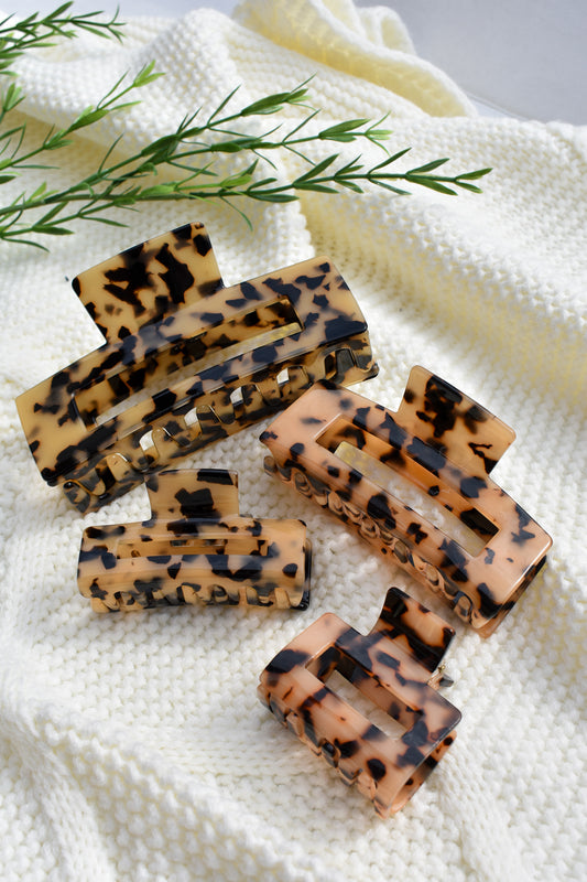 Blonde Tortoise Square Claw Clip