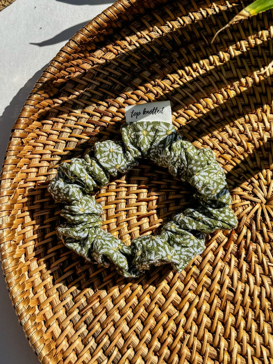 Garden Daisies Scrunchie