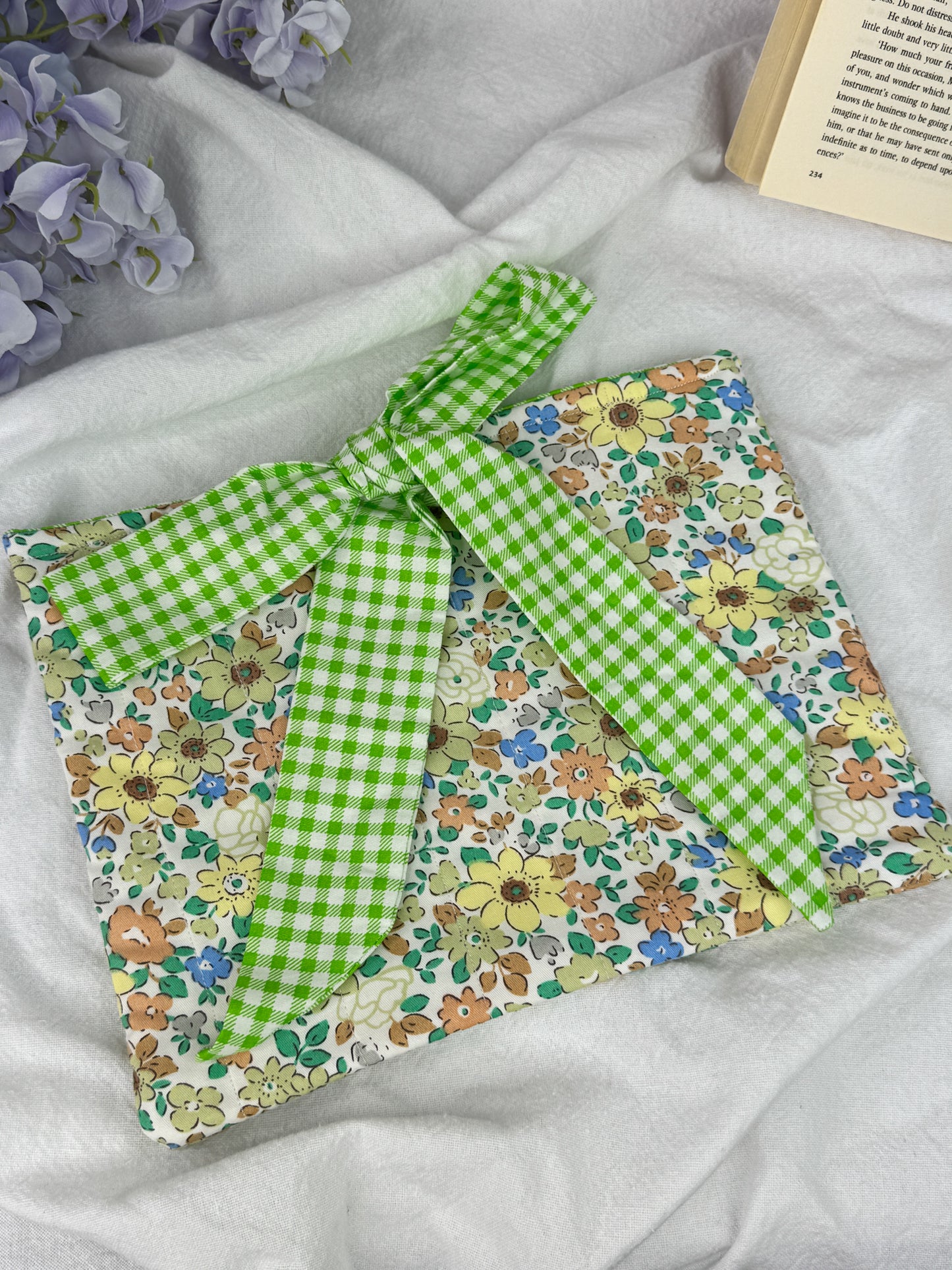 Garden Gingham Quilted Book Sleeve