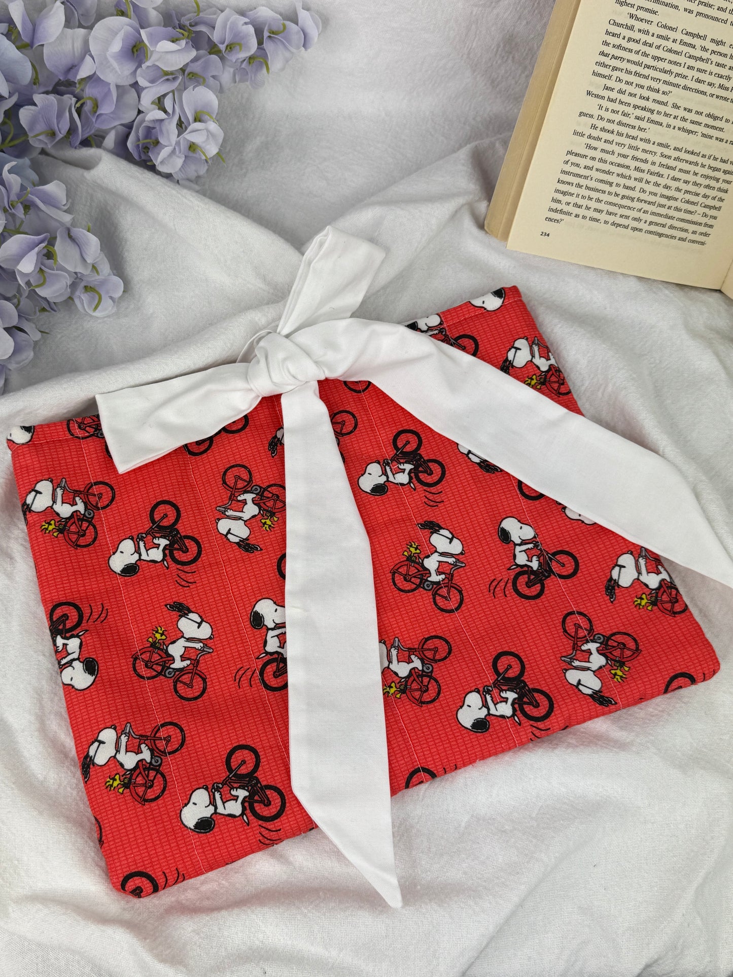 Snoopy On The Go Quilted Book Sleeve