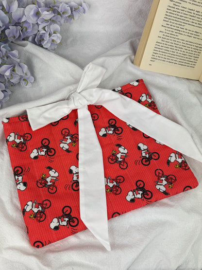 Snoopy On The Go Quilted Book Sleeve