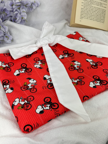 Snoopy On The Go Quilted Book Sleeve