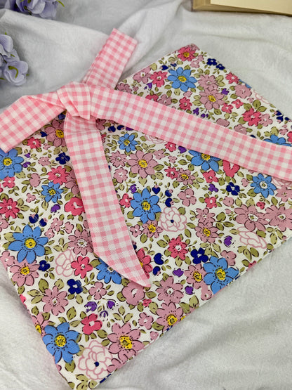 Garden Gingham Quilted Book Sleeve