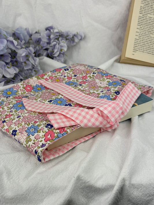Garden Gingham Quilted Book Sleeve