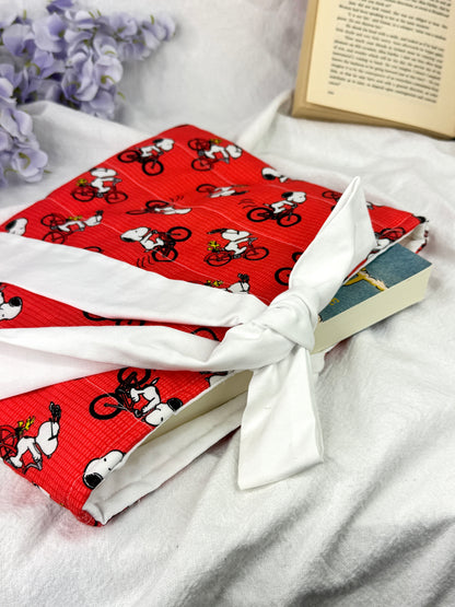 Snoopy On The Go Quilted Book Sleeve