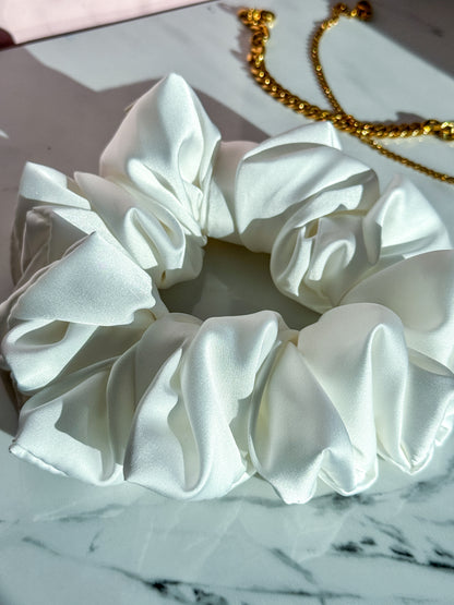 Ivory Glow | Classic Scrunchie