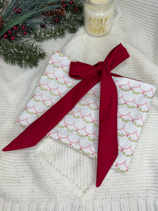 Garland Glow Quilted Book Sleeve
