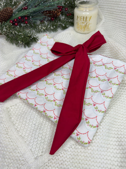 Garland Glow Quilted Book Sleeve
