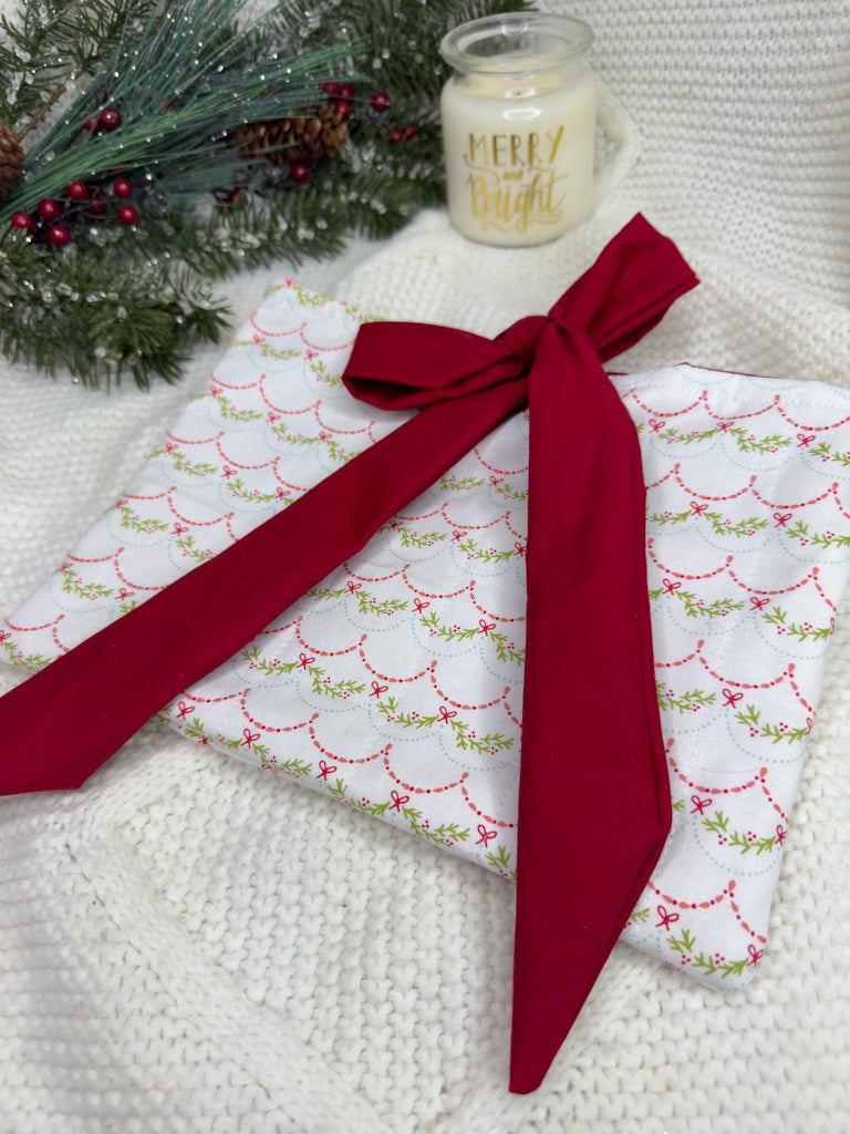 Garland Glow Quilted Book Sleeve