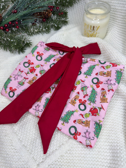 Who-Ville Vibes Quilted Book Sleeve