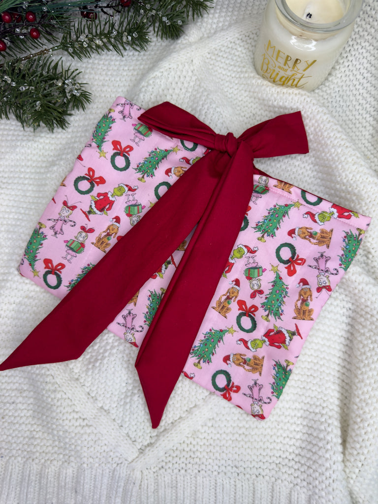 Who-Ville Vibes Quilted Book Sleeve