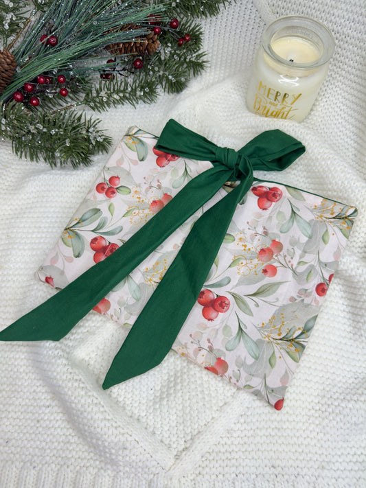 Cranberry Holly Quilted Book Sleeve