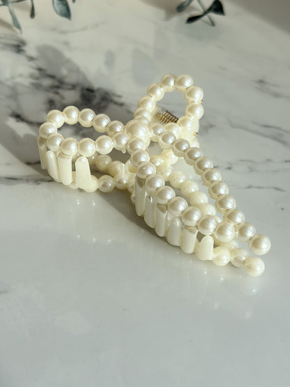 Pearl Darling Bow Claw