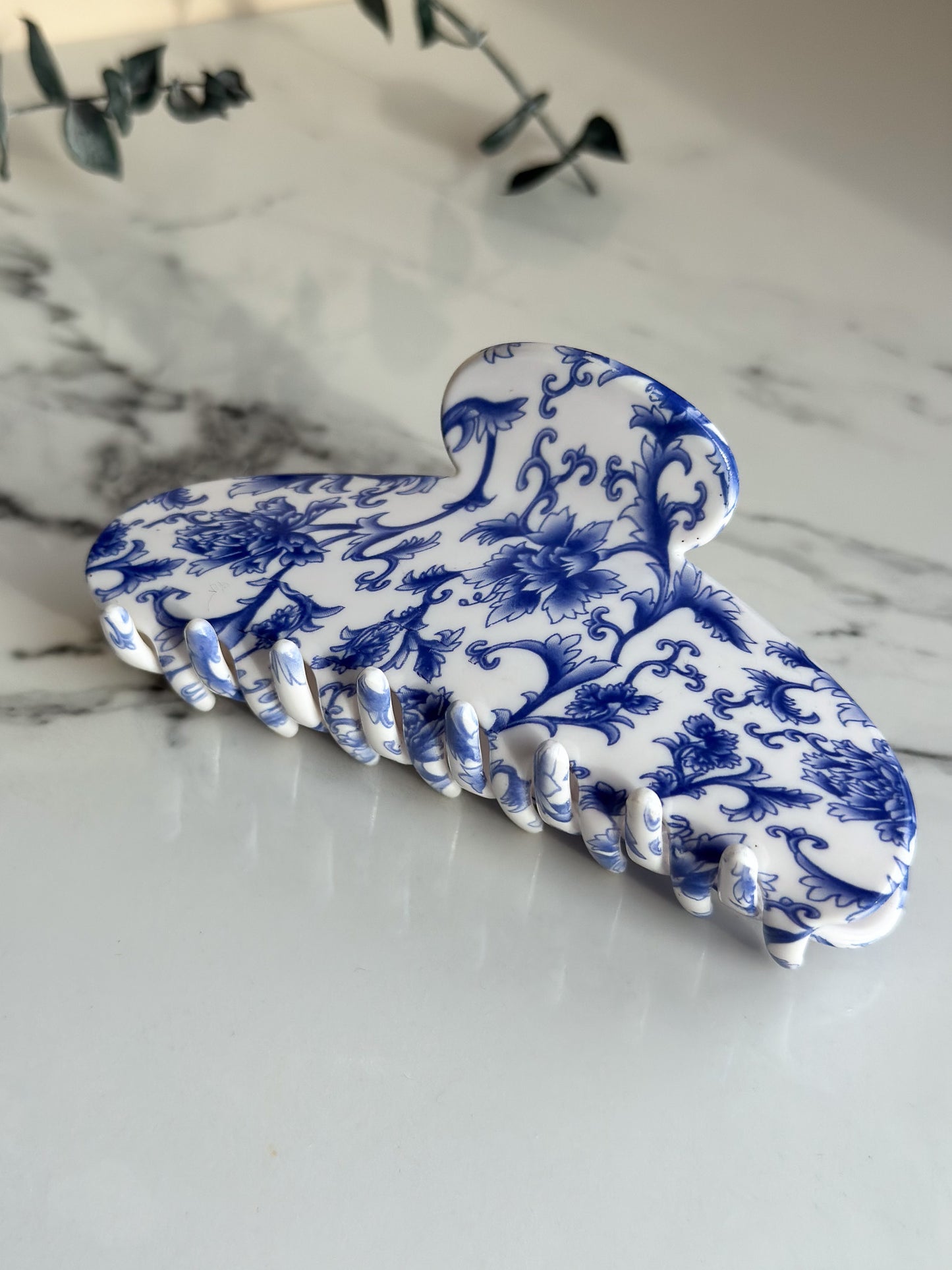 Porcelain Blue Classic Curve Claw