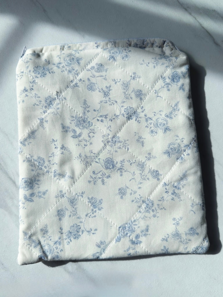 Vintage Toile Kindle Sleeve