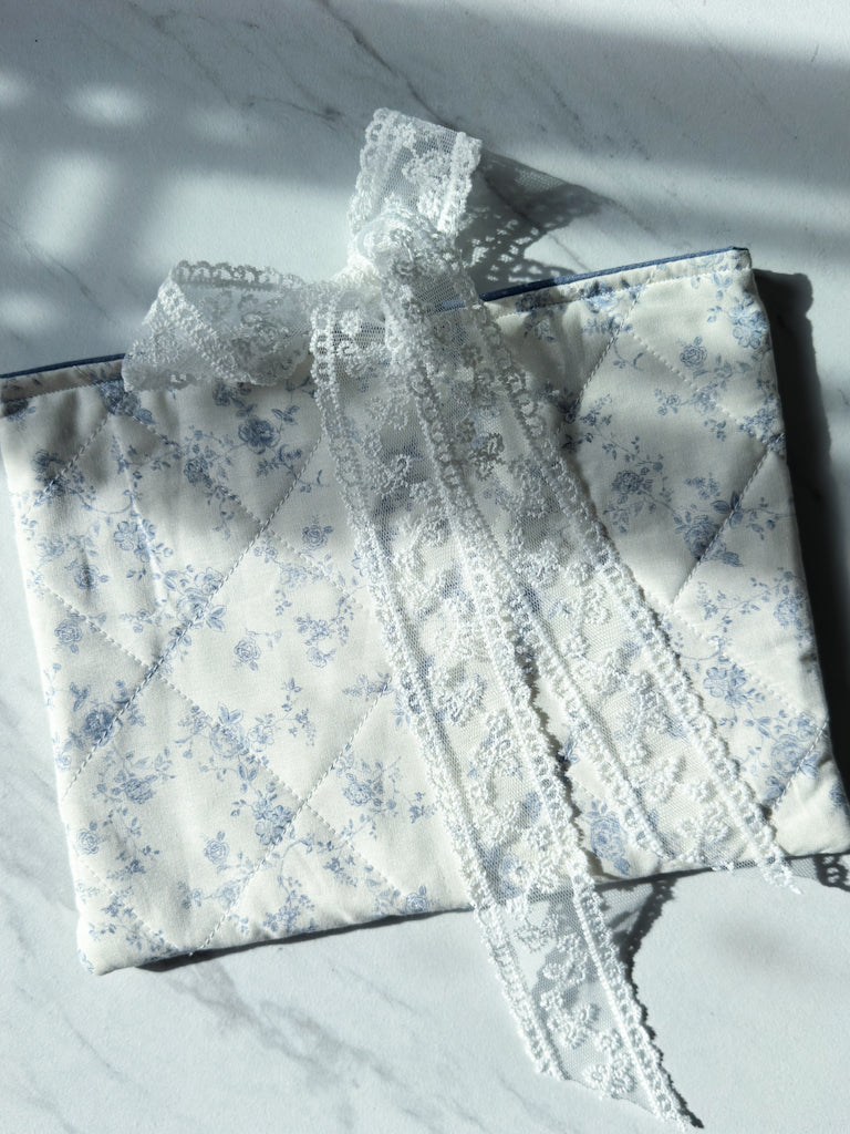 Vintage Toile Quilted Book Sleeve