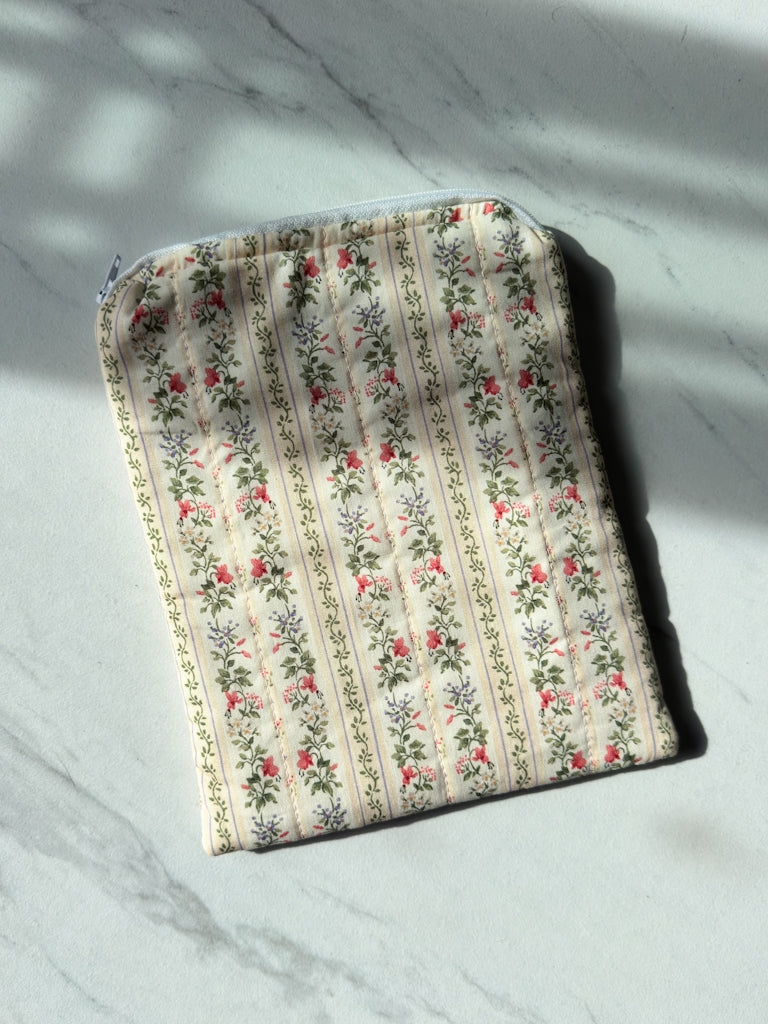Countryside Kindle Sleeve