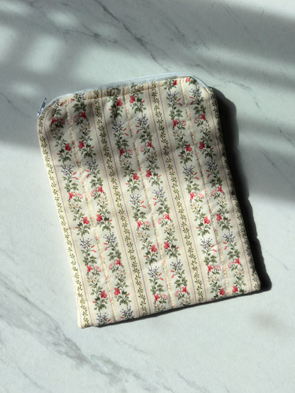 Countryside Kindle Sleeve