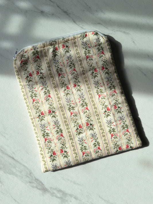 Countryside Kindle Sleeve