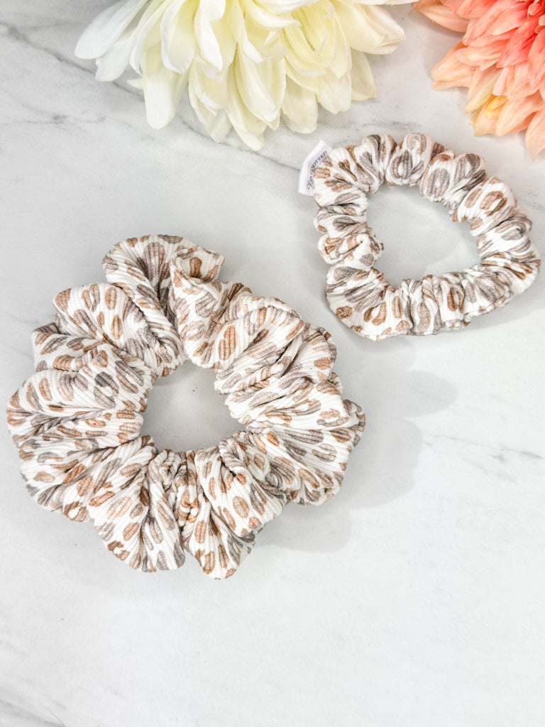 Cinnamon Spots Scrunchie