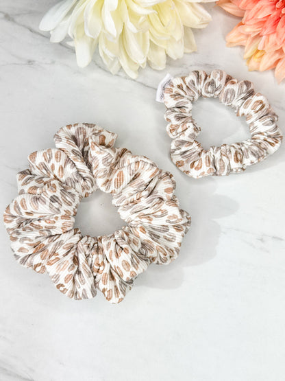 Cinnamon Spots Scrunchie