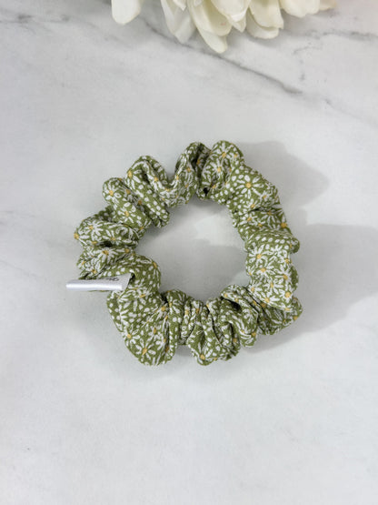 Garden Daisies Scrunchie