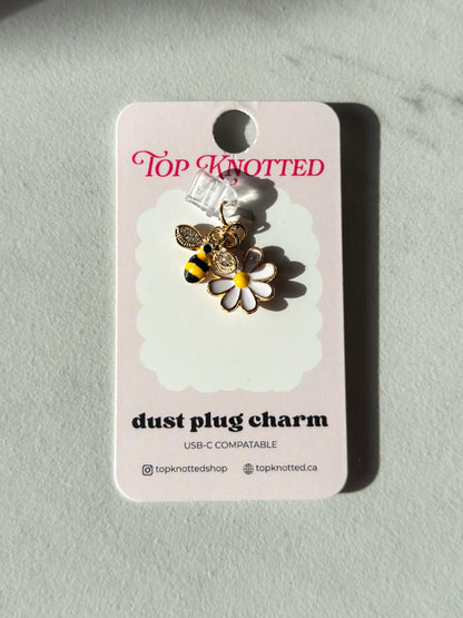 Daisy Details Kindle & USB-C Dust Plug Charm