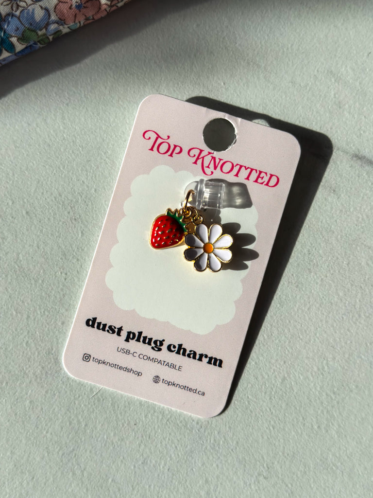 Daisy Details Kindle & USB-C Dust Plug Charm