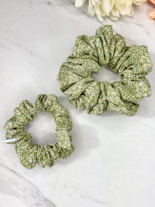 Garden Daisies Scrunchie